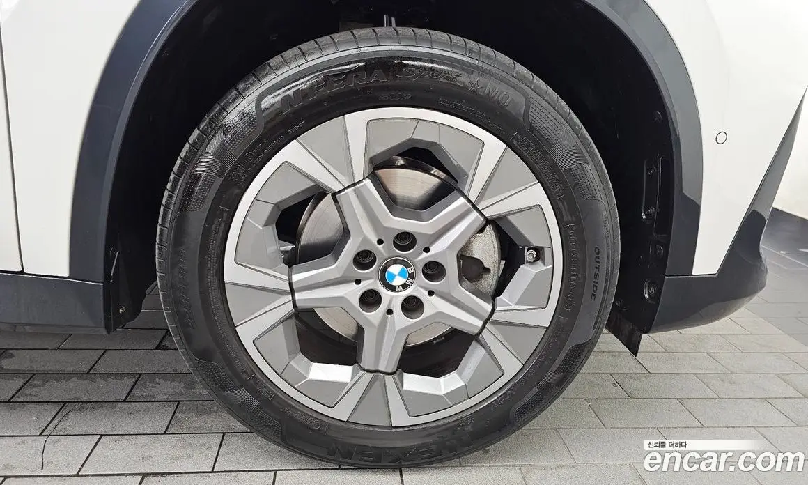 BMW X1 2024 2.0 автомат (гидро), фото 7