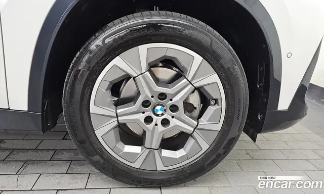 BMW X1 2024 2.0 автомат (гидро), миниатюра 7