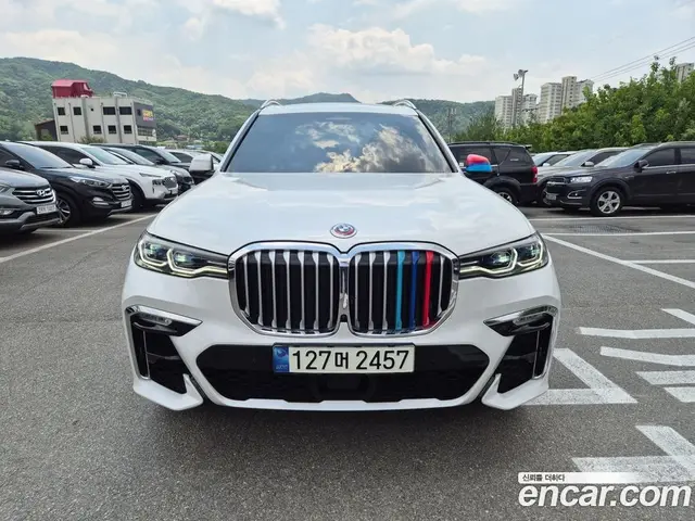 BMW X7 2021 3.0 автомат (гидро), миниатюра 2