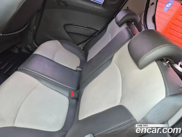 Chevrolet Spark 2011 1.0 автомат (гидро), миниатюра 11