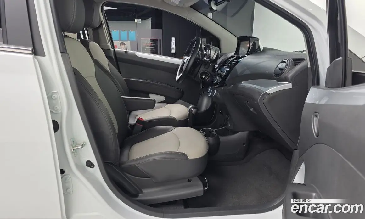 Chevrolet Spark 2014 1.0 автомат (гидро), фото 17 Chevrolet Spark 2014 1.0 автомат (гидро), фото 17