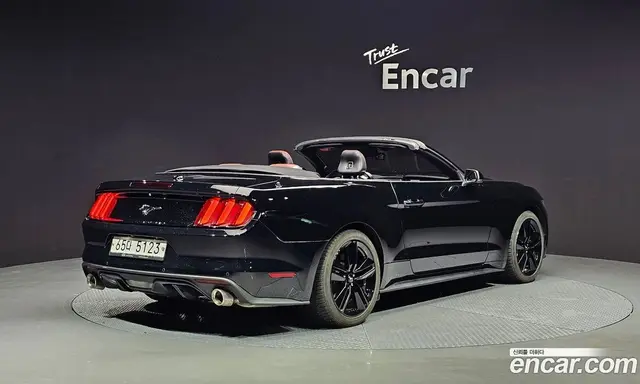 Ford Mustang 2017 2.3 автомат (гидро), миниатюра 2