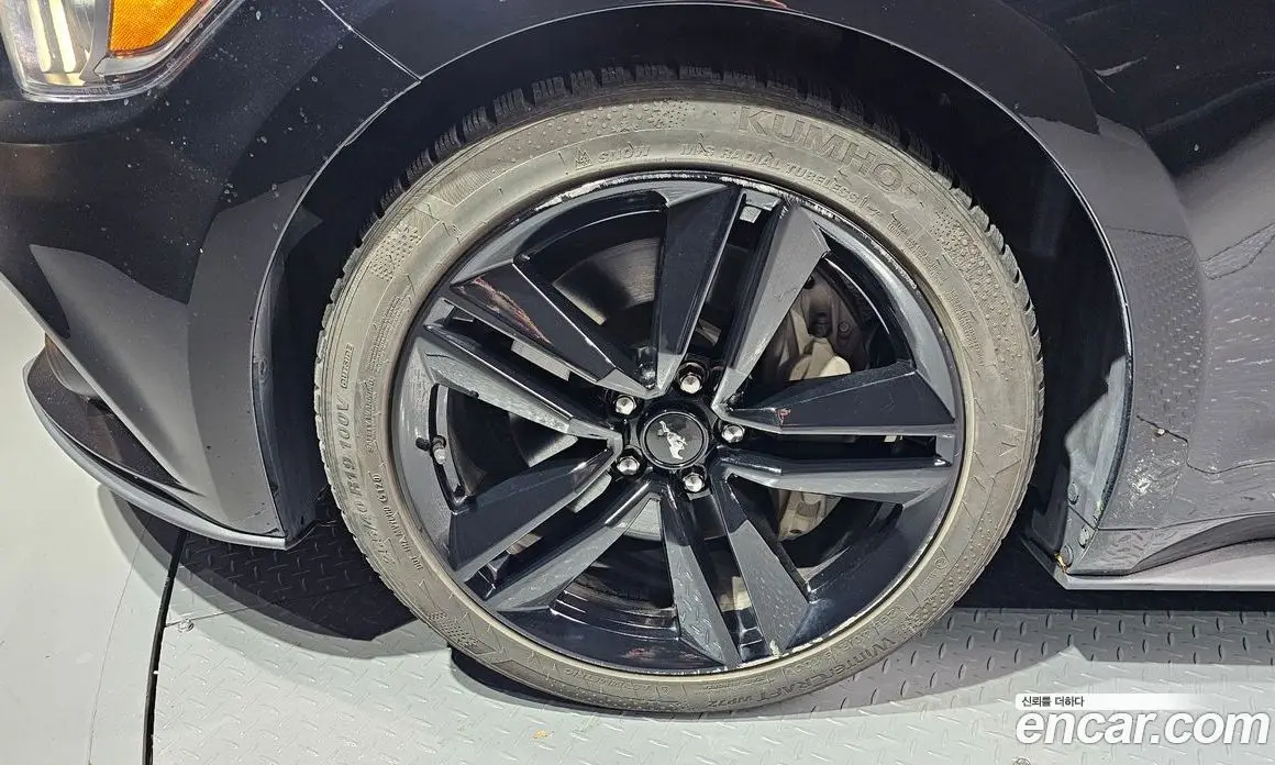 Ford Mustang 2017 2.3 автомат (гидро), фото 5