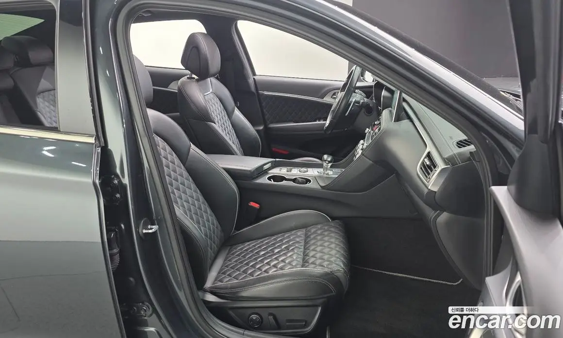 Genesis G70 2018 3.3 автомат (гидро), фото 12 Genesis G70 2018 3.3 автомат (гидро), фото 12