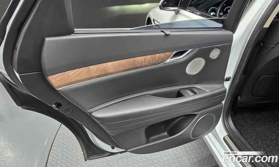 Genesis G80 2023 0.2 автомат (гидро), фото 14