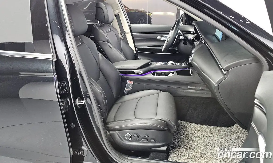 Genesis GV70 2023 2.5 автомат (гидро), фото 13 Genesis GV70 2023 2.5 автомат (гидро), фото 13