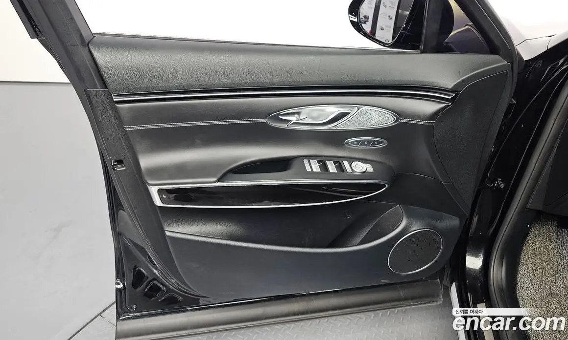 Genesis GV70 2023 2.5 автомат (гидро), фото 14 Genesis GV70 2023 2.5 автомат (гидро), фото 14
