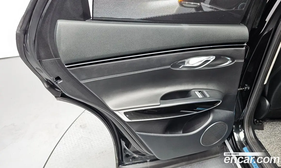 Genesis GV70 2023 2.5 автомат (гидро), фото 15 Genesis GV70 2023 2.5 автомат (гидро), фото 15