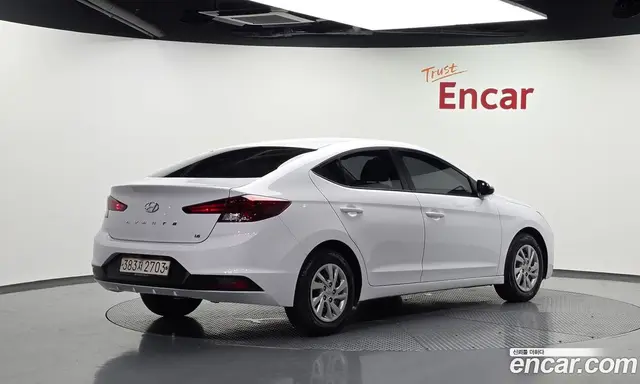 Hyundai Avante 2018 1.6 автомат (гидро), миниатюра 2