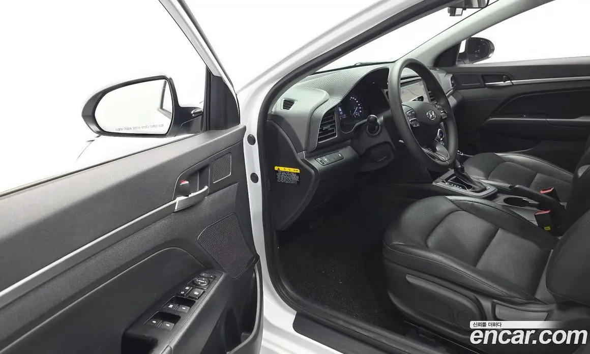Hyundai Avante 2018 1.6 автомат (гидро), фото 13