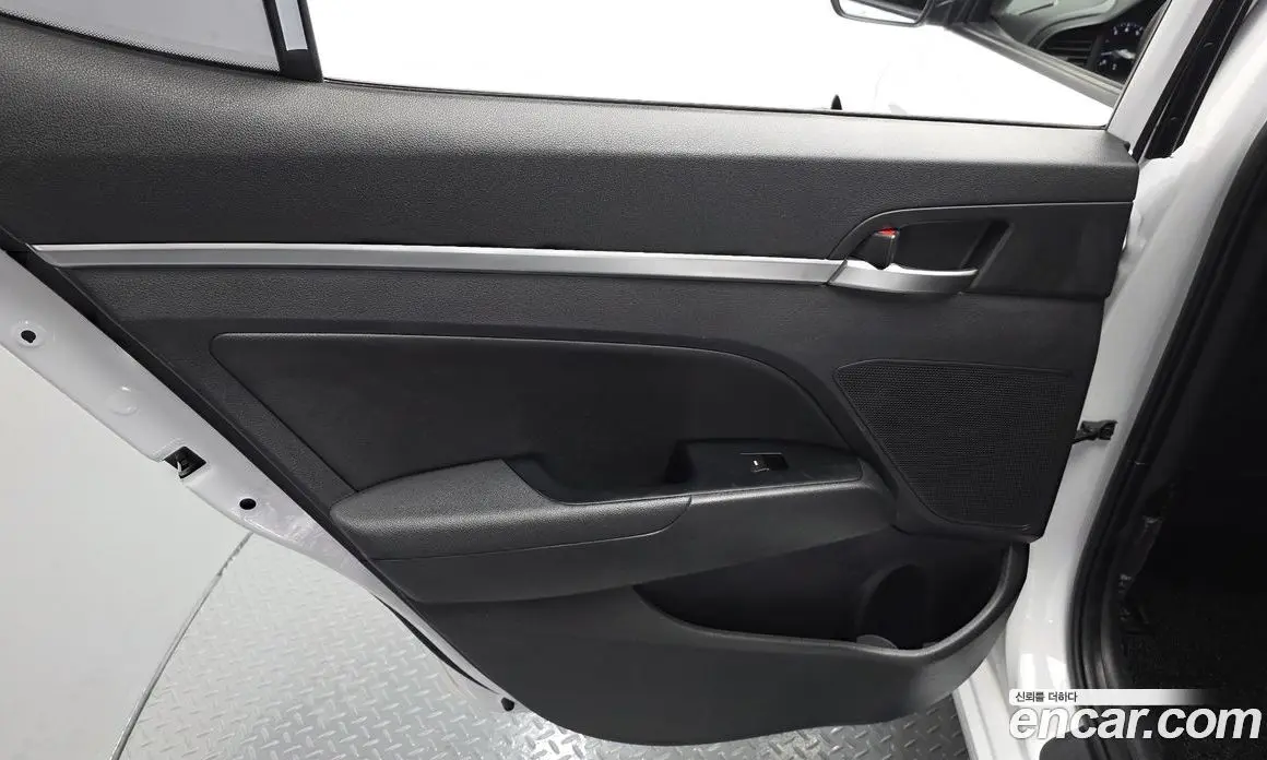 Hyundai Avante 2018 1.6 автомат (гидро), фото 15