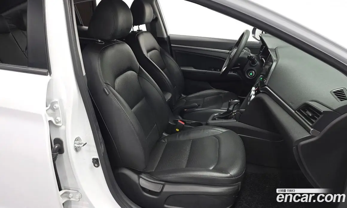 Hyundai Avante 2018 1.6 автомат (гидро), фото 18