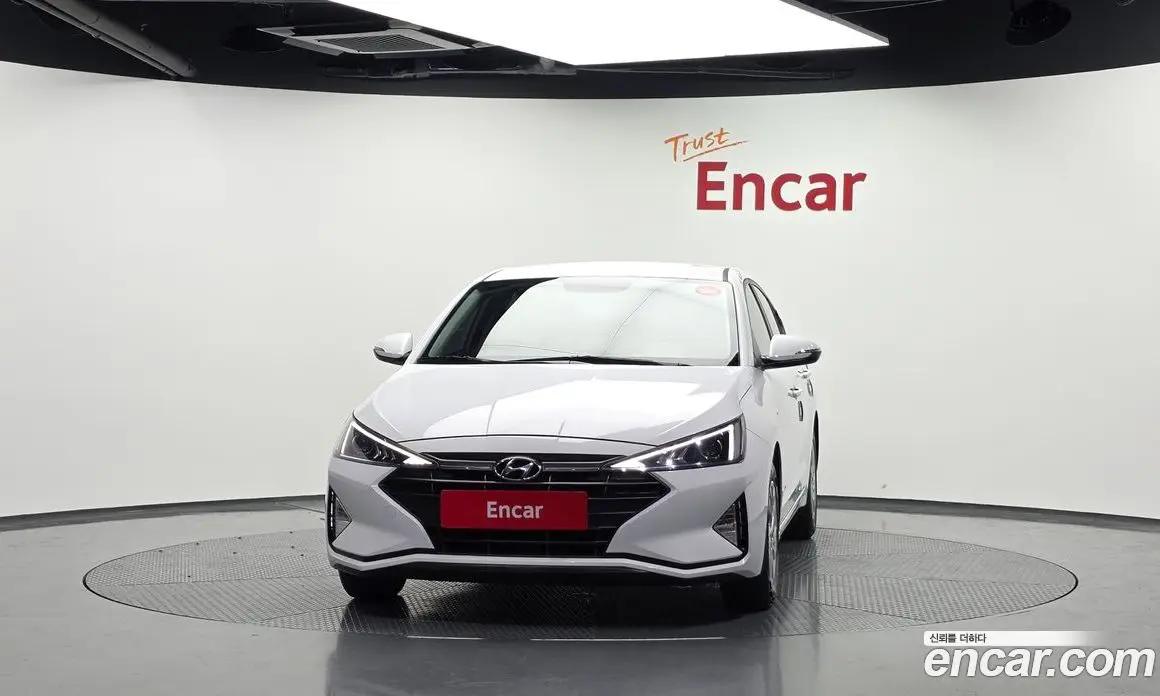 Hyundai Avante 2018 1.6 автомат (гидро), фото 3