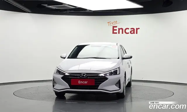 Hyundai Avante 2018 1.6 автомат (гидро), миниатюра 3