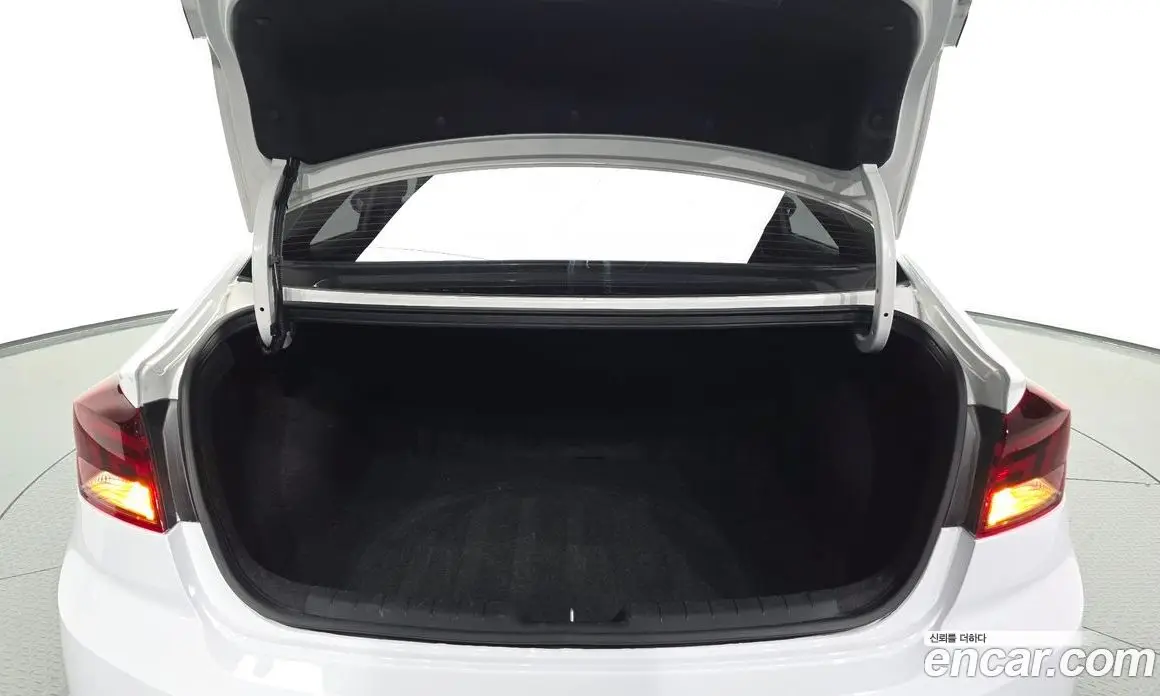 Hyundai Avante 2018 1.6 автомат (гидро), фото 26