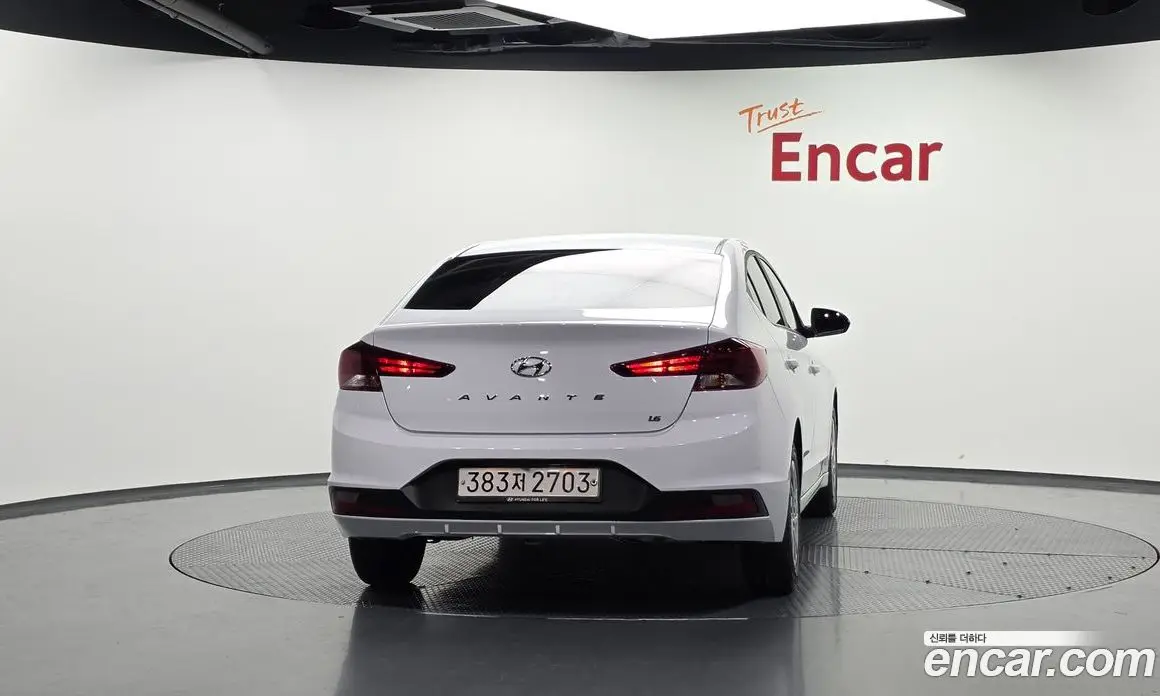 Hyundai Avante 2018 1.6 автомат (гидро), фото 4
