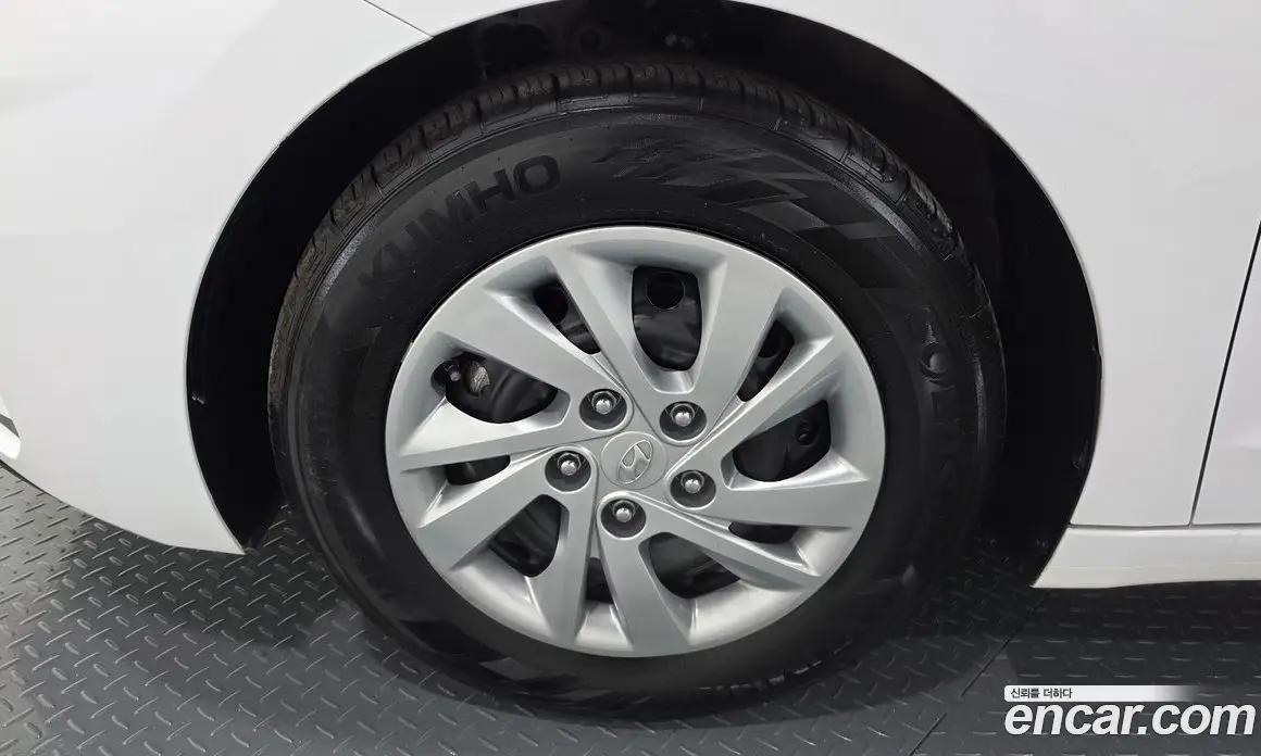 Hyundai Avante 2018 1.6 автомат (гидро), фото 5