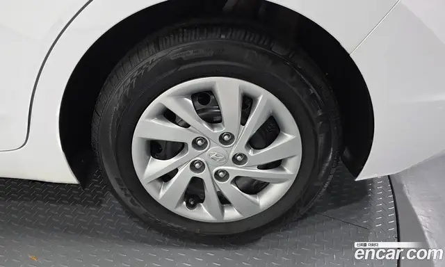 Hyundai Avante 2018 1.6 автомат (гидро), миниатюра 7