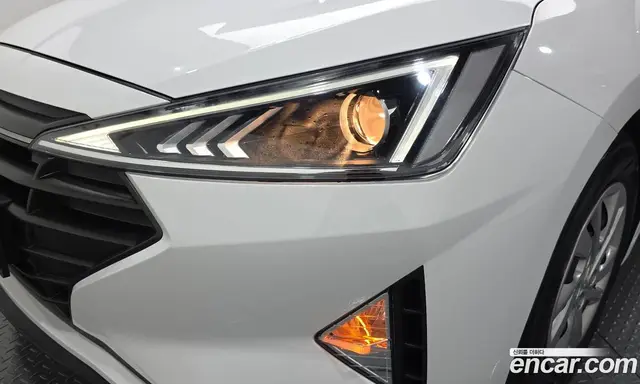 Hyundai Avante 2018 1.6 автомат (гидро), миниатюра 8