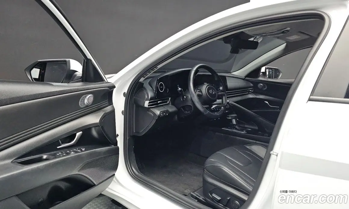 Hyundai Avante 2020 1.6 автомат (гидро), фото 13