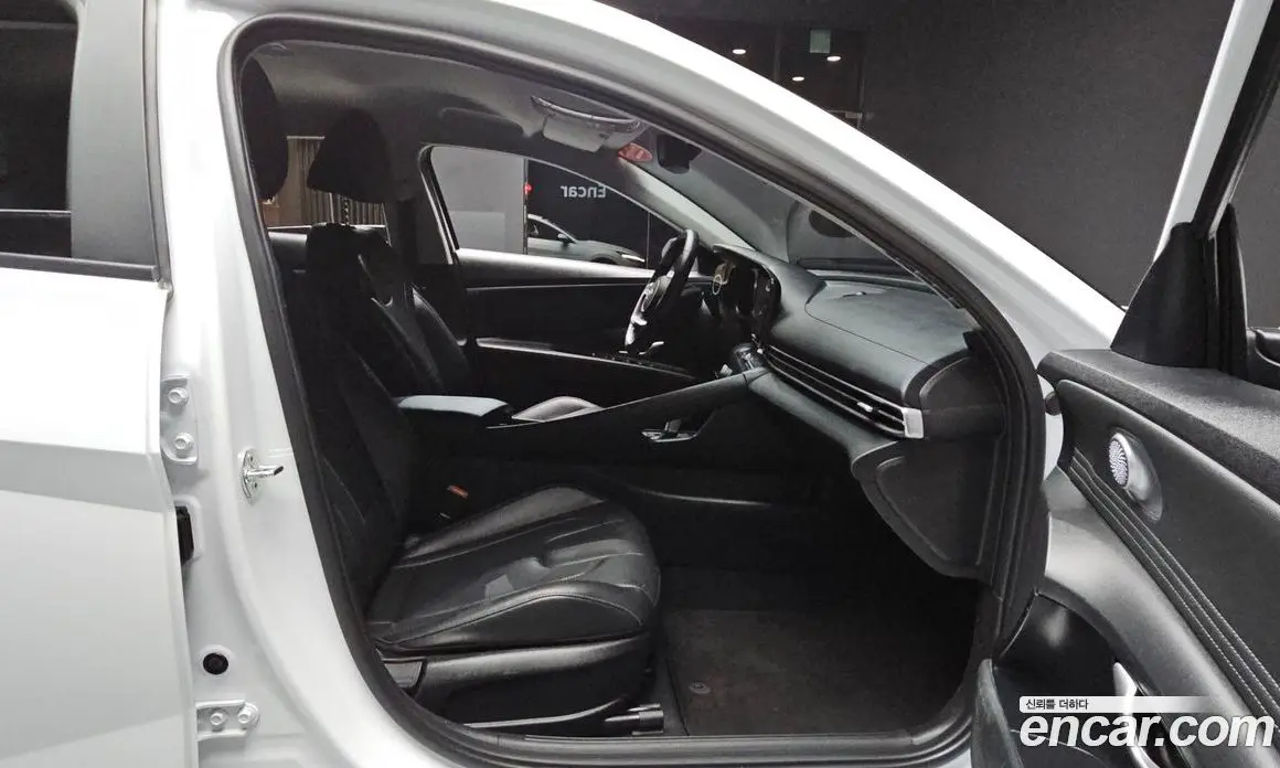 Hyundai Avante 2020 1.6 автомат (гидро), фото 18