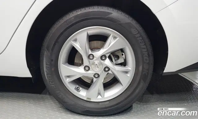 Hyundai Avante 2020 1.6 автомат (гидро), миниатюра 7