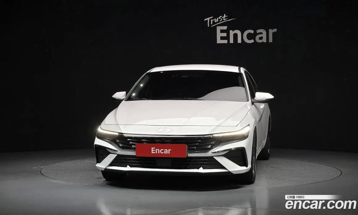 Hyundai Avante 2023 1.6 автомат (гидро), фото 3