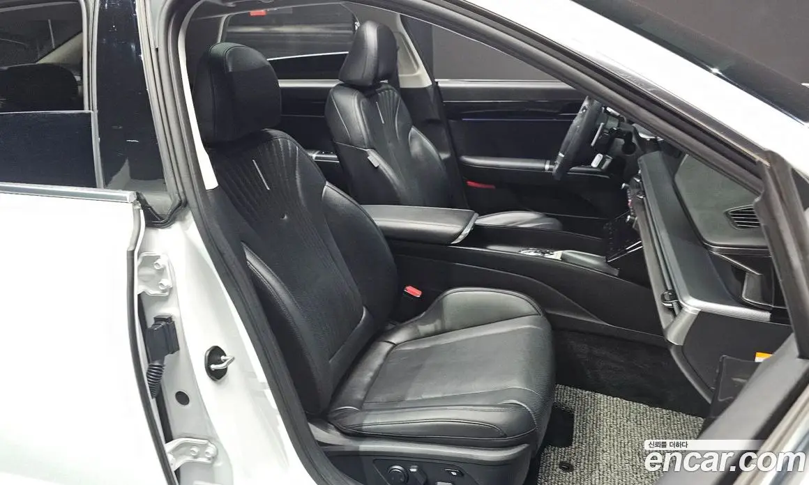 Hyundai Grandeur 2023 1.6 автомат (гидро), фото 10