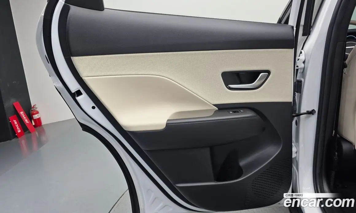 Hyundai Kona 2024 1.6 автомат (гидро), фото 15