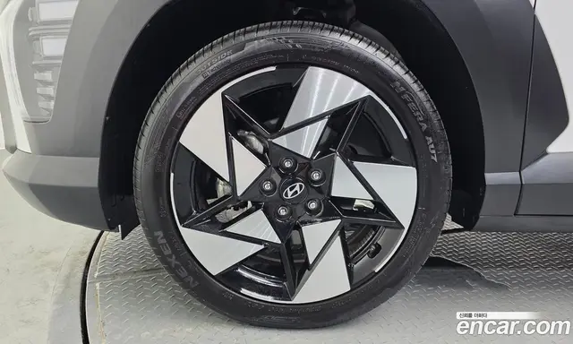 Hyundai Kona 2024 1.6 автомат (гидро), миниатюра 5
