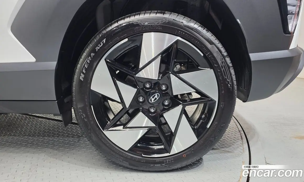 Hyundai Kona 2024 1.6 автомат (гидро), фото 7