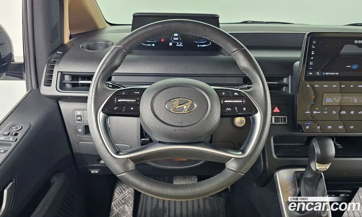 Hyundai Staria 2023 2.2 автомат (гидро), фото 16
