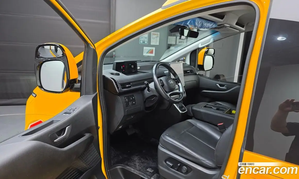 Hyundai Staria 2024 3.5 автомат (гидро), фото 13
