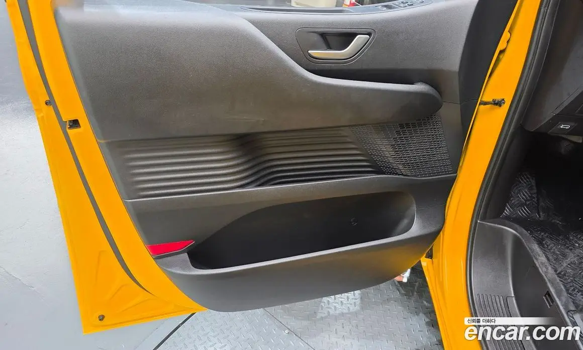 Hyundai Staria 2024 3.5 автомат (гидро), фото 14