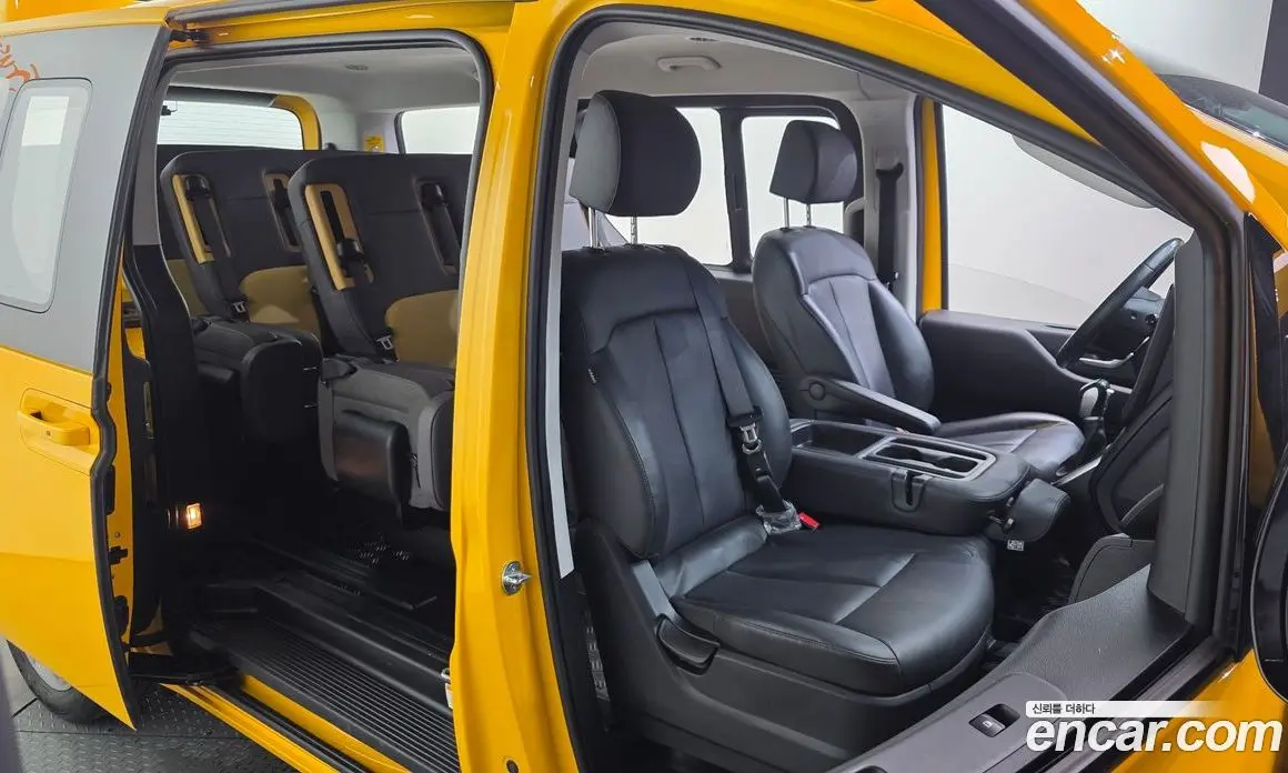 Hyundai Staria 2024 3.5 автомат (гидро), фото 18