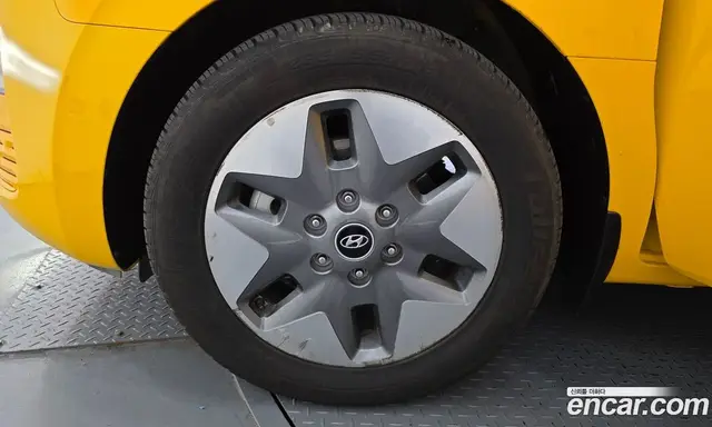 Hyundai Staria 2024 3.5 автомат (гидро), миниатюра 5