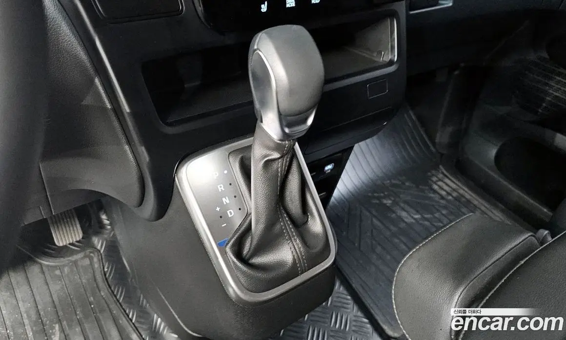 Hyundai Staria 2025 3.5 автомат (гидро), фото 9 Hyundai Staria 2025 3.5 автомат (гидро), фото 9