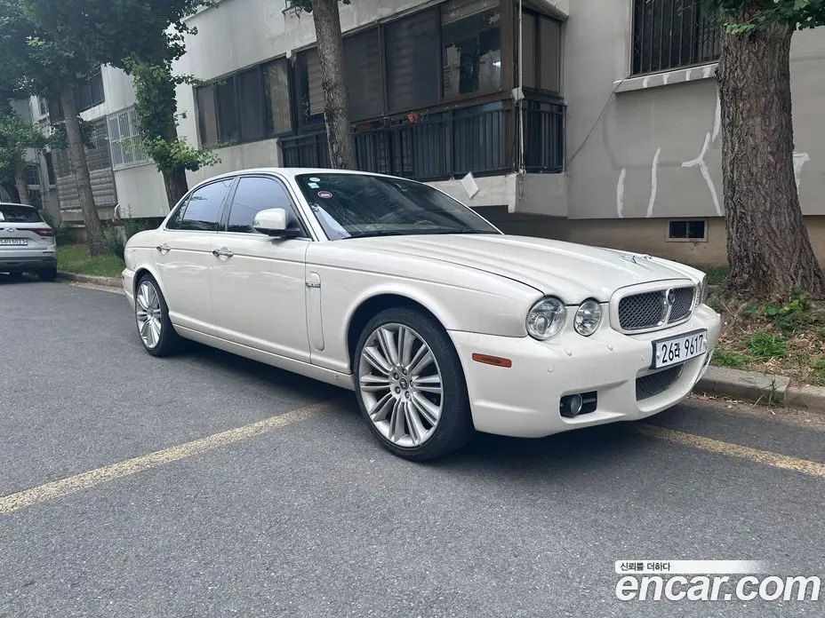 Jaguar XJ 2008 2.7 автомат (гидро), фото 1 Jaguar XJ 2008 2.7 автомат (гидро), фото 1