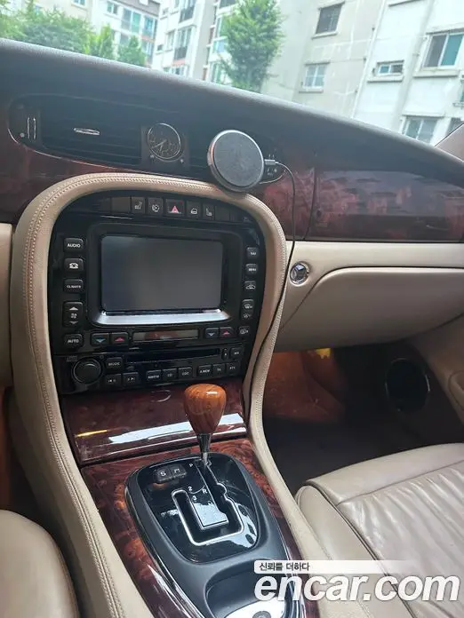 Jaguar XJ 2008 2.7 автомат (гидро), фото 6 Jaguar XJ 2008 2.7 автомат (гидро), фото 6