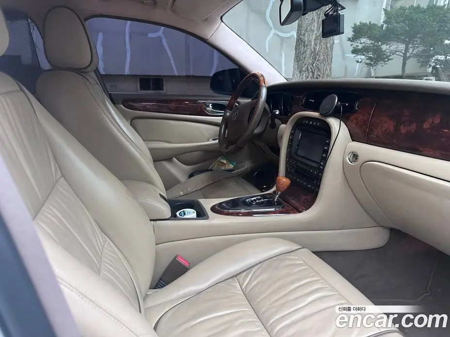 Jaguar XJ 2008 2.7 автомат (гидро), фото 9 Jaguar XJ 2008 2.7 автомат (гидро), фото 9