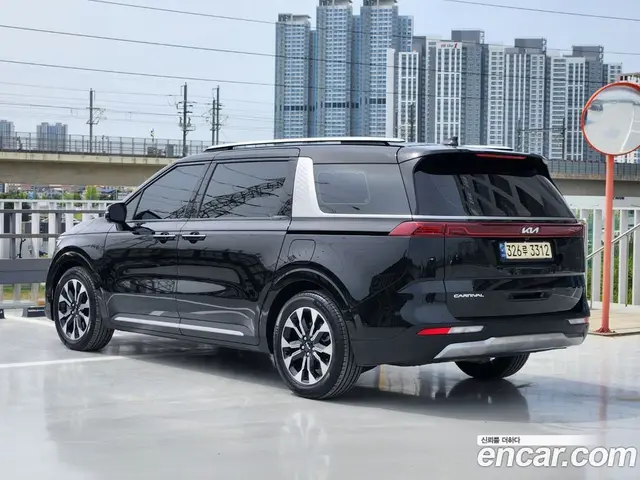 Kia Carnival 2022 2.2 автомат (гидро), миниатюра 4