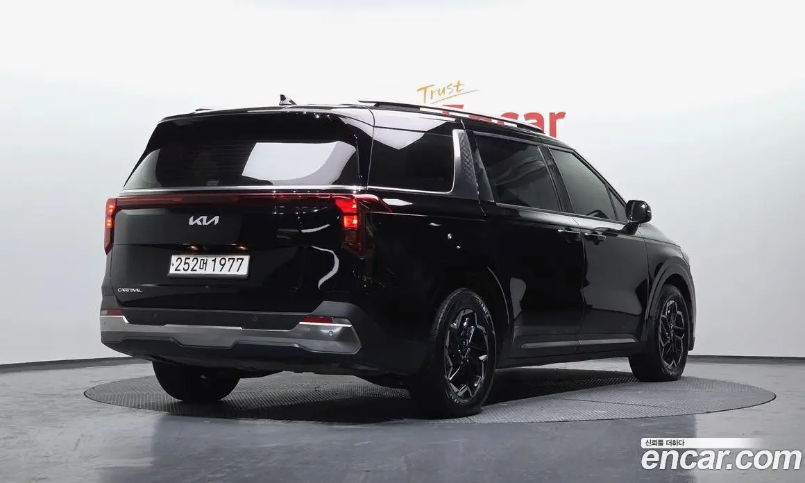 Kia Carnival 2023 3.5 автомат (гидро), фото 1 Kia Carnival 2023 3.5 автомат (гидро), фото 1