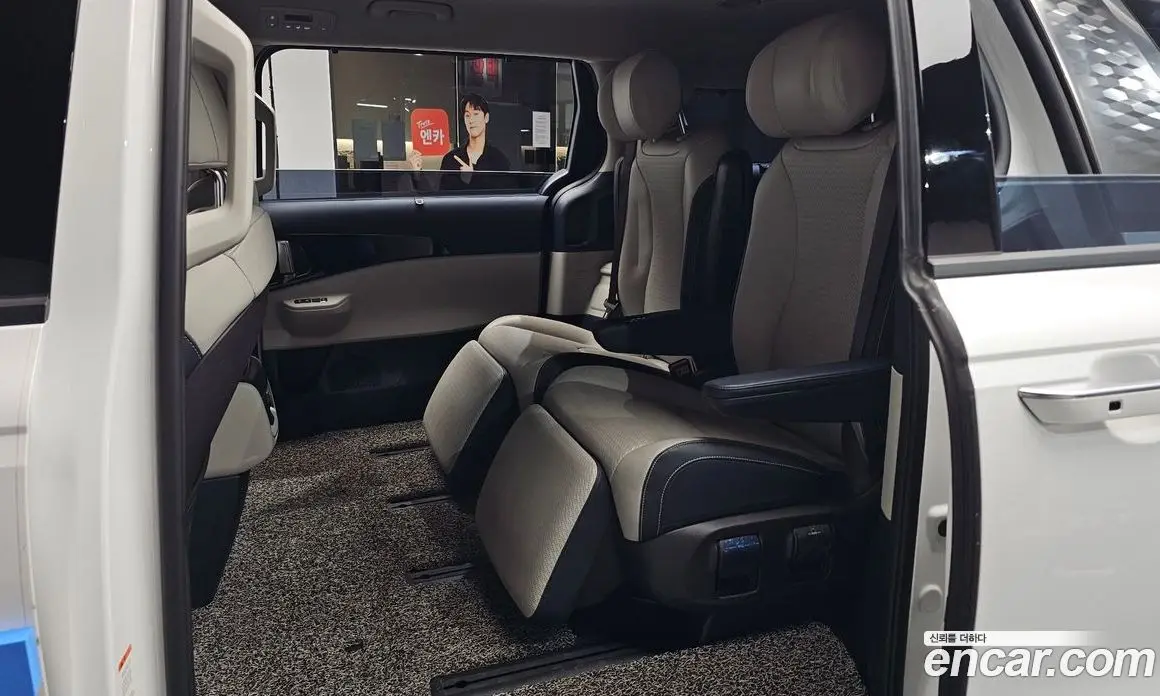 Kia Carnival 2024 1.6 автомат (гидро), фото 17