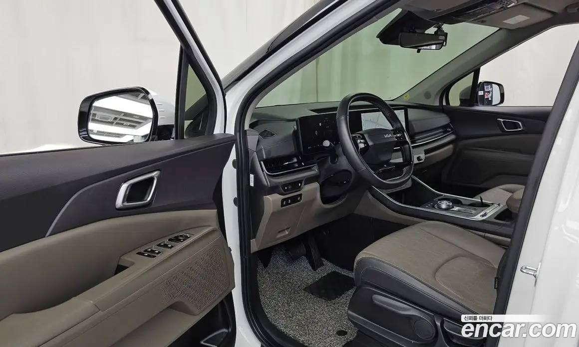 Kia Carnival 2025 1.6 автомат (гидро), фото 12