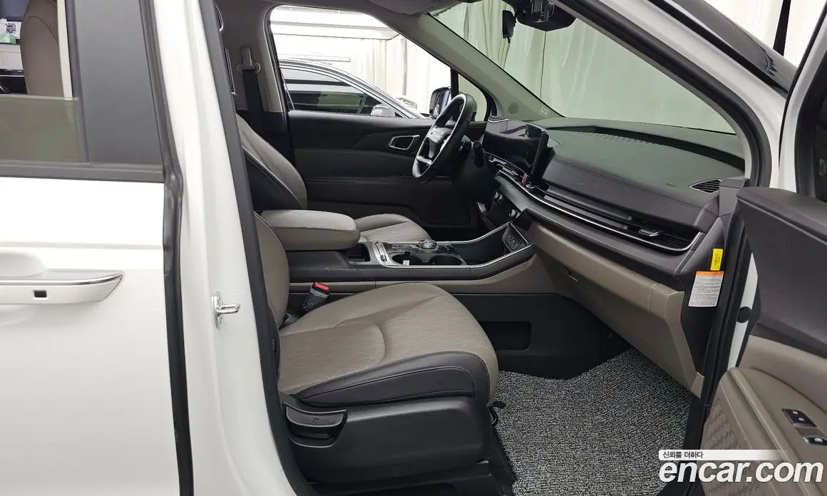 Kia Carnival 2025 1.6 автомат (гидро), фото 16