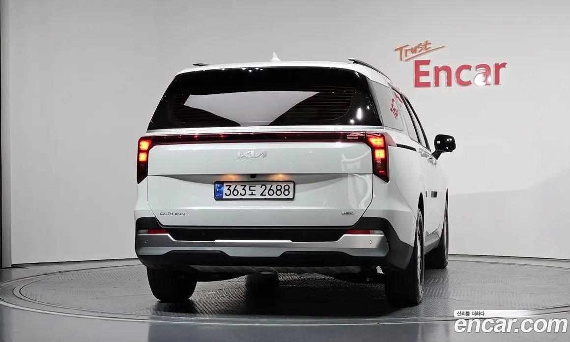 Kia Carnival 2025 1.6 автомат (гидро), фото 3