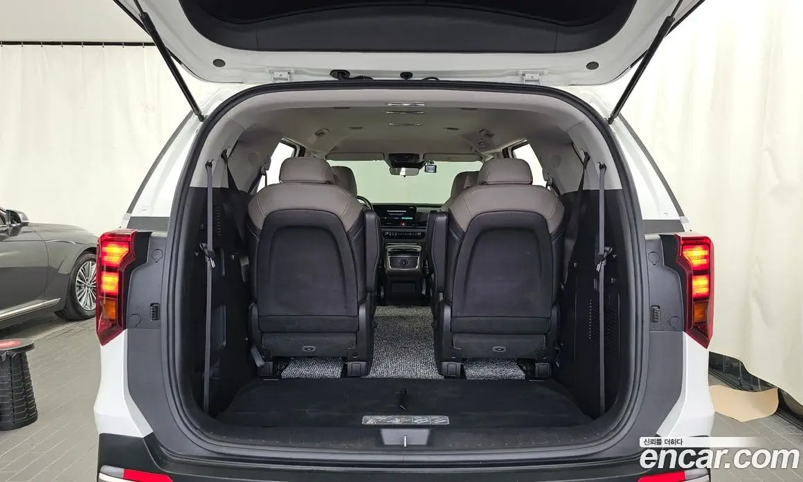 Kia Carnival 2025 1.6 автомат (гидро), фото 25