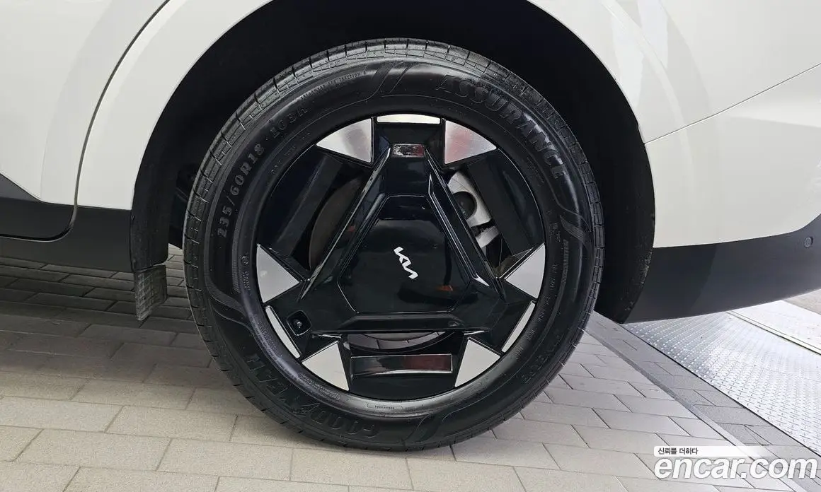 Kia Carnival 2025 1.6 автомат (гидро), фото 6