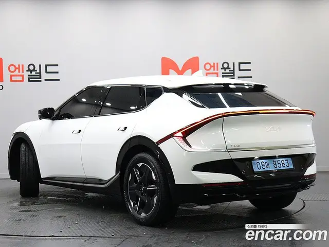 Kia EV6 2025 1.0 автомат (гидро), миниатюра 3
