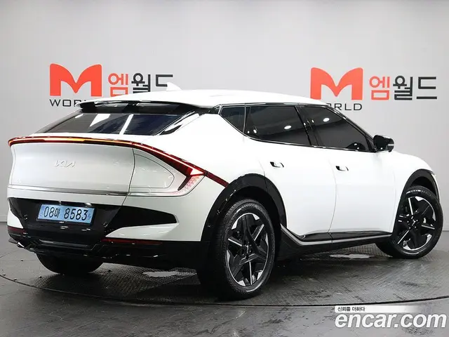 Kia EV6 2025 1.0 автомат (гидро), миниатюра 4